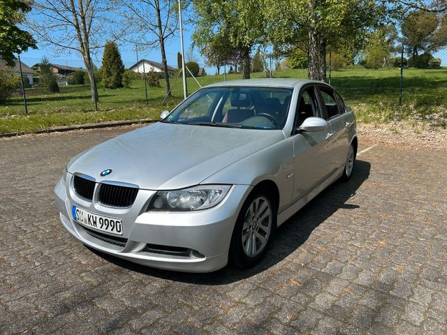 BMW 320 3 Limousine 320d - PKW - Limousine